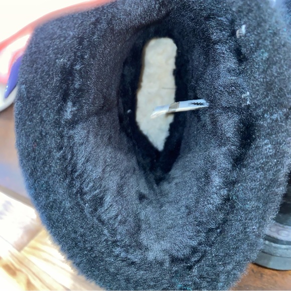 UGG Classic Short II Sherpa Cuff Boots - Women’s - Picture 8 of 9